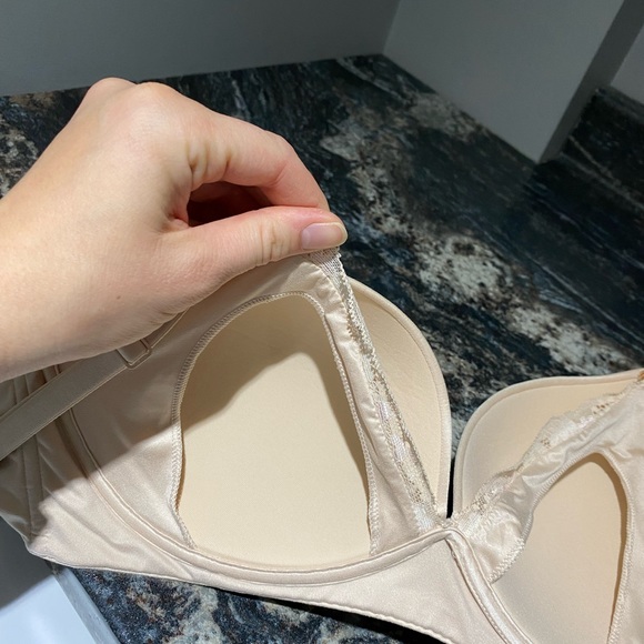 Victoria Secret Nursing bras (36d) - Picture 5 of 7